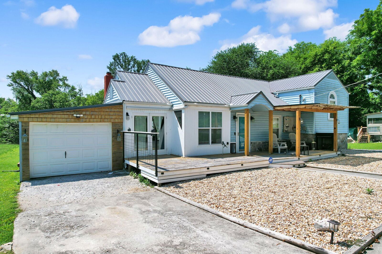 Property Photo: 1320 Benton Pike NE TN 37311