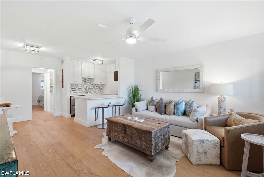 Property Photo: 421 12th Avenue S A3 FL 34102