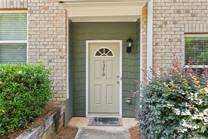 Property Photo: 1370 Binghampton Circle GA 30622