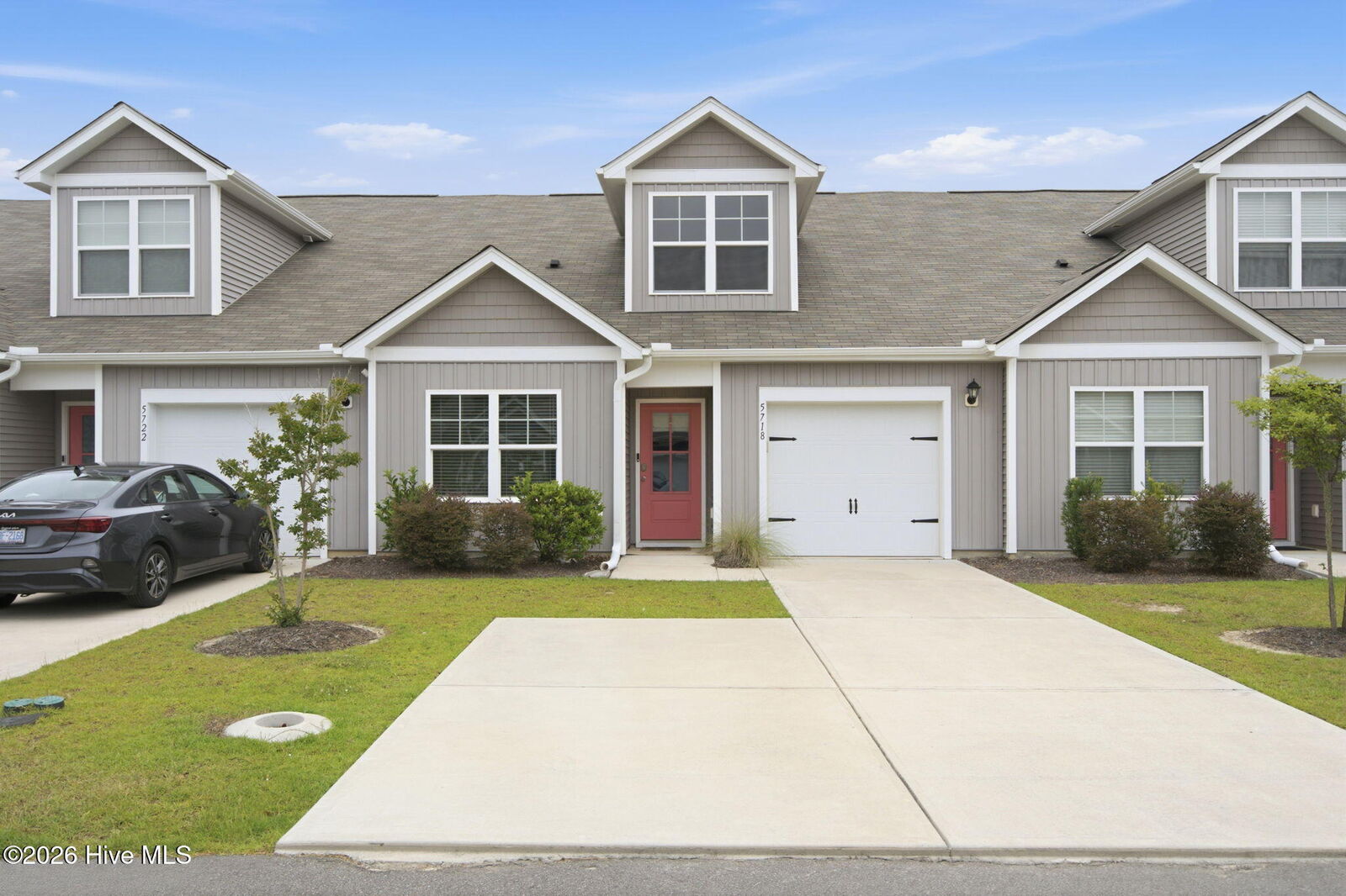Property Photo: 5718 Parterre Court NE NC 28451