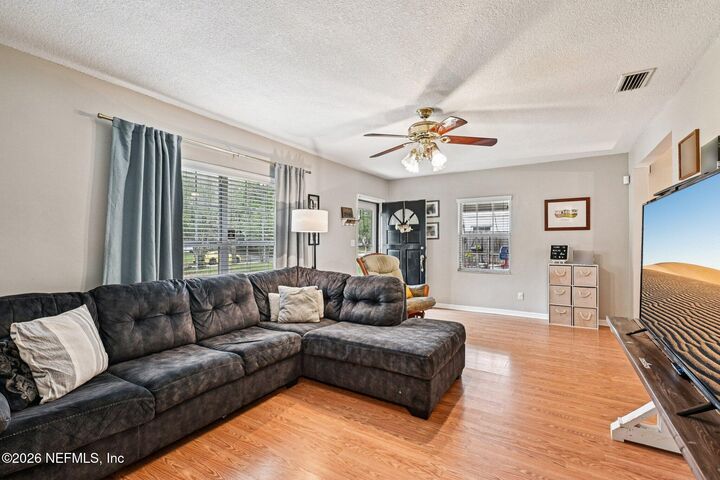 Property Photo: 6227 Temple Road FL 32217