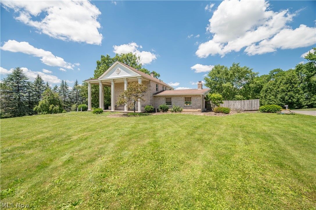 Property Photo: 1710 W State Street OH 44460