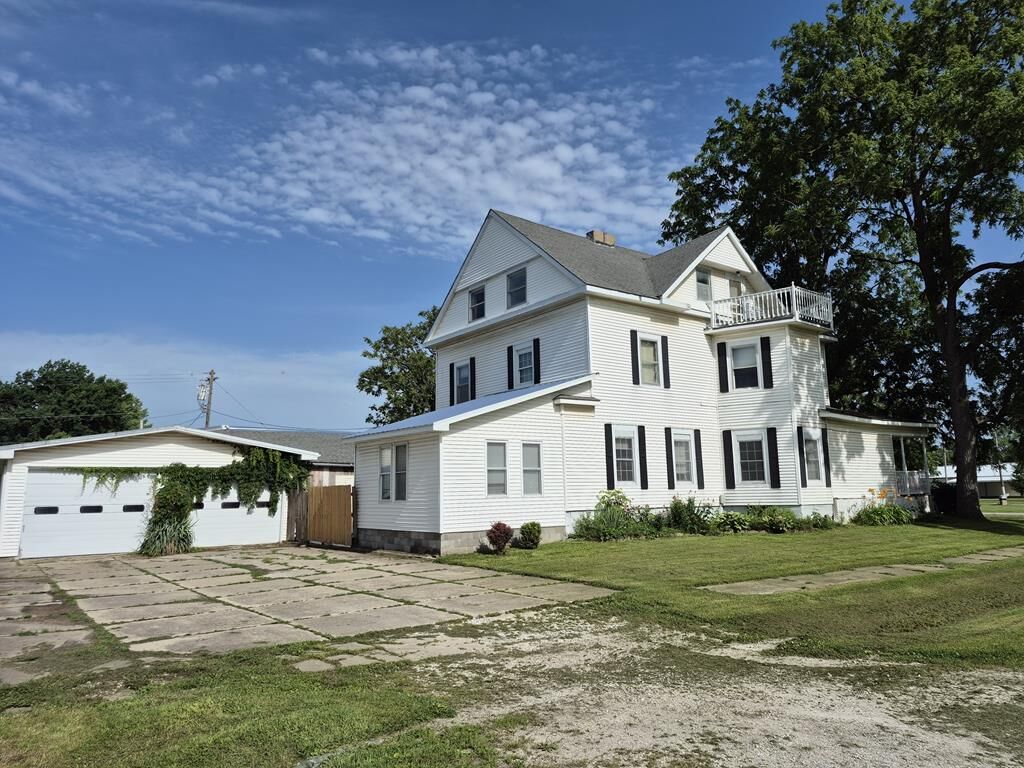 Property Photo: 104 W Sixth Street MO 63561