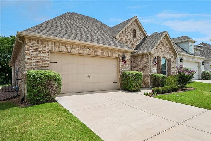 Property Photo: 5020 Esplanade Boulevard TX 75077
