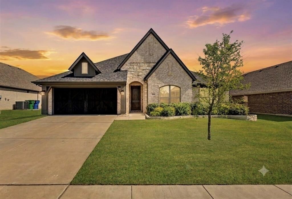 Property Photo:  541 Harvest Grove Drive  TX 75165 
