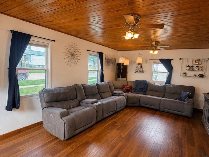 Property Photo:  4612 4th Ave  IA 51106 