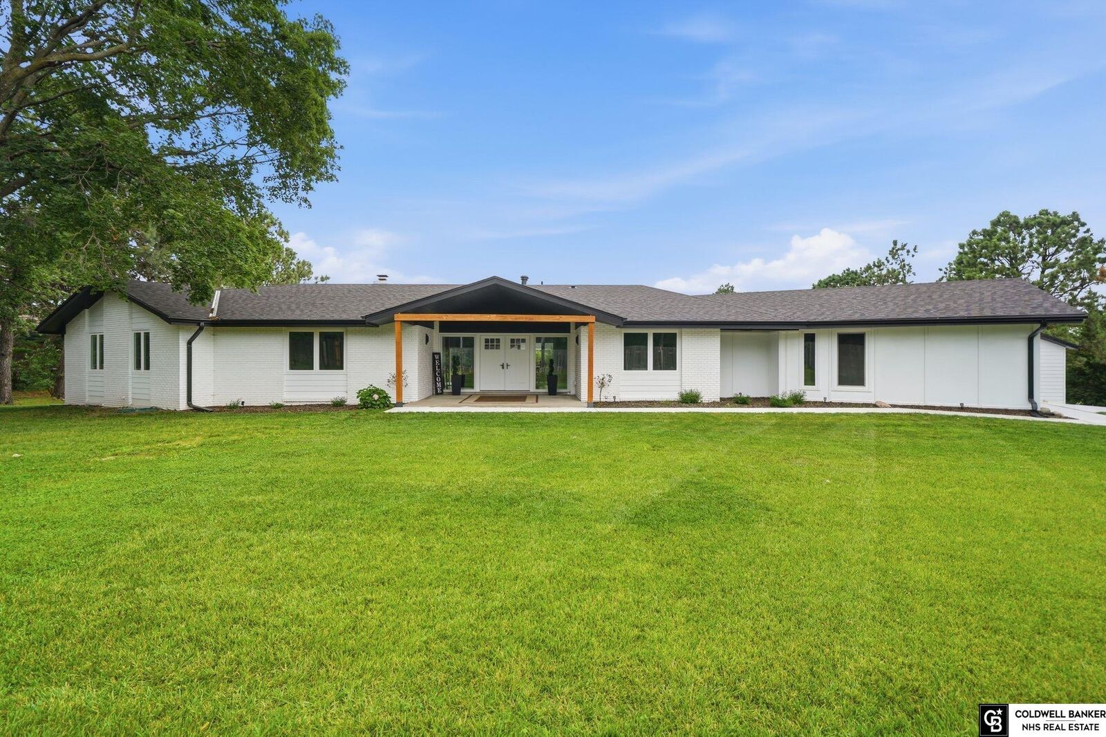 Property Photo:  2505 S 70th Street  NE 68506 