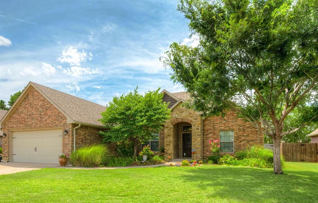 Property Photo:  14005 Savannah River Way  OK 73099 