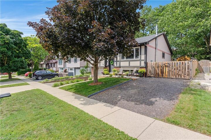 Property Photo:  64 Cindy Avenue  ON N3C 3J2 