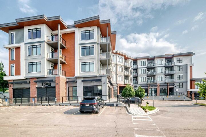 Property Photo: 205 Spring Creek Common SW 316 AB T3H 6H4