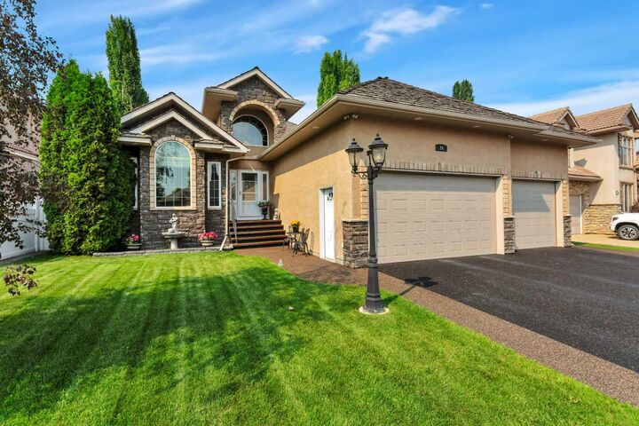 Property Photo:  26 Alexander Crescent  AB T4R 2X2 