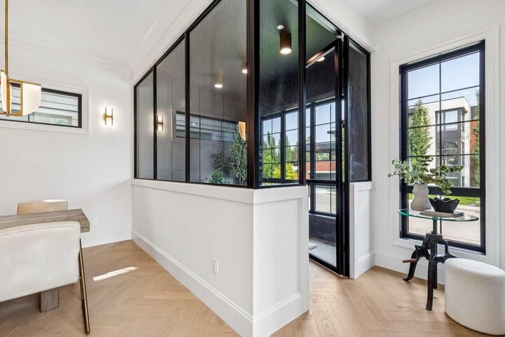 Property Photo: 1603 42 Avenue SW AB T2T 2M4