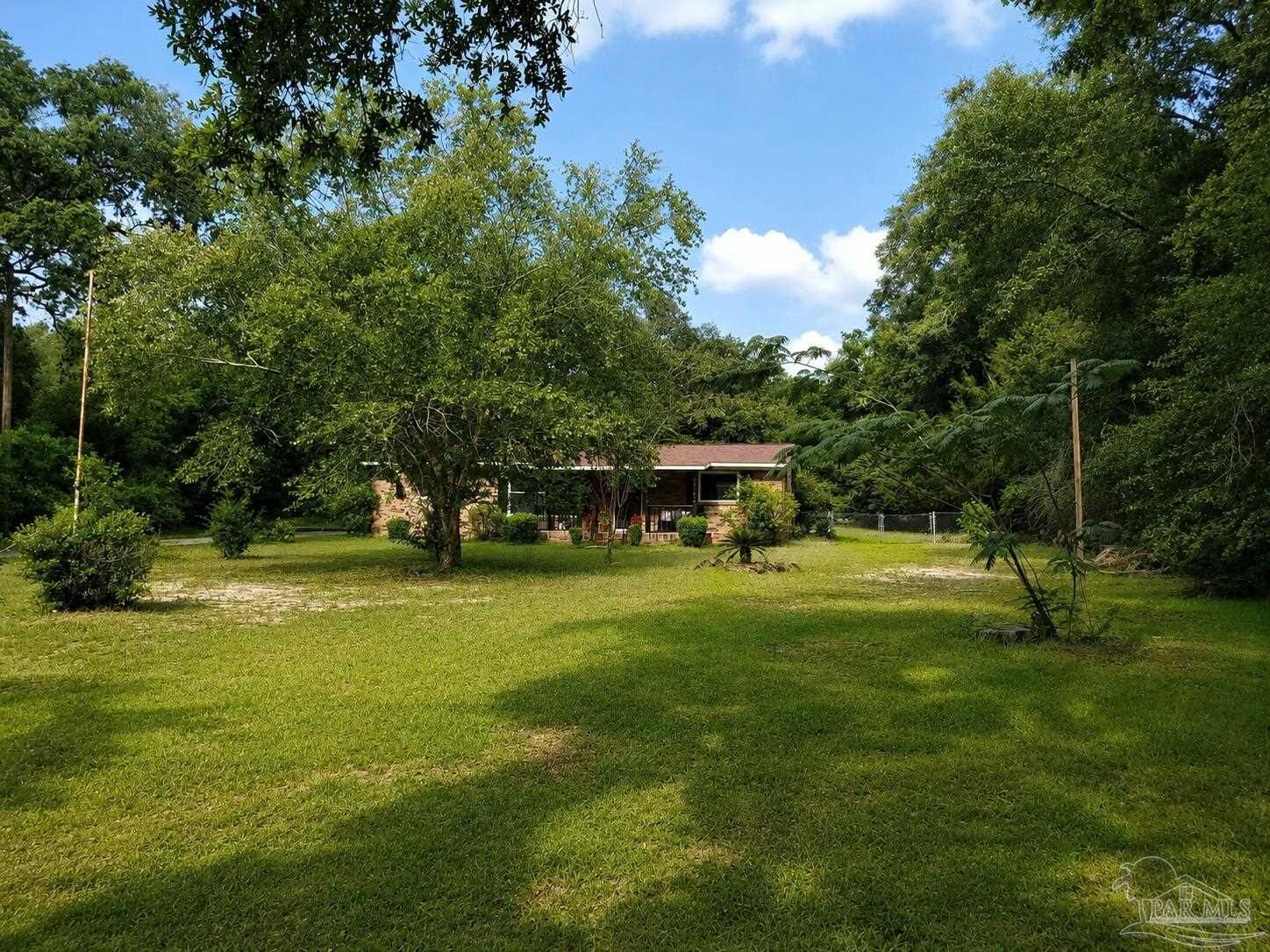 Property Photo: 6770 N Hwy 87 FL 32570