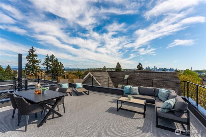 Property Photo:  4122  Burke Avenue N  WA 98103 