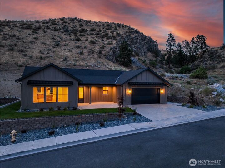 Property Photo: 922 Long Drive WA 98816