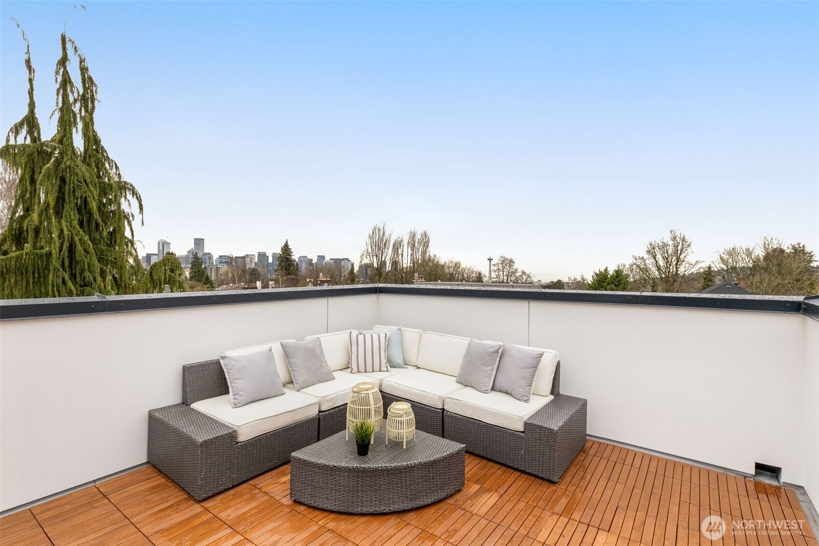Property Photo: 1127 C 10th Avenue E WA 98102