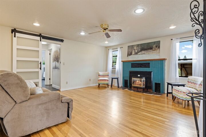 Property Photo:  503  17th Street NW  WA 98371 