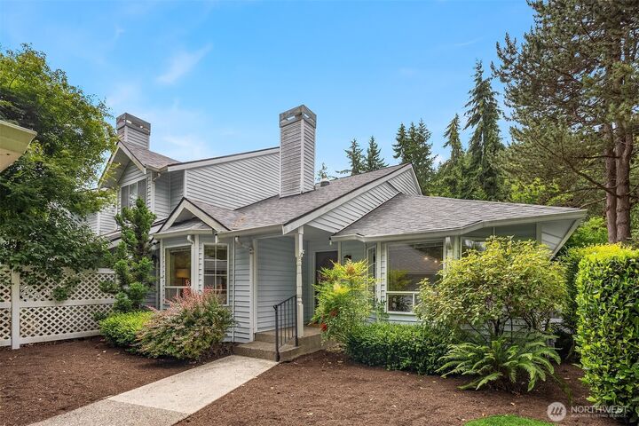 Property Photo:  14301 SE 42nd Lane  WA 98006 