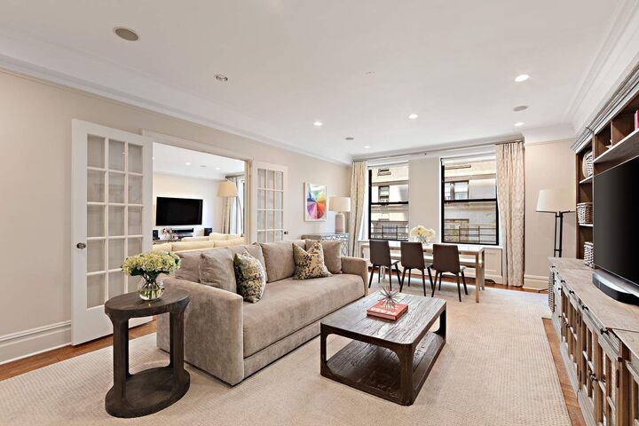 Property Photo:  1075 Park Avenue 2D  NY 10128 
