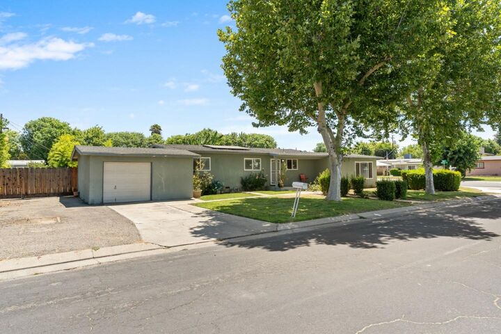 Property Photo:  2972 Tuxford Court  CA 95340 