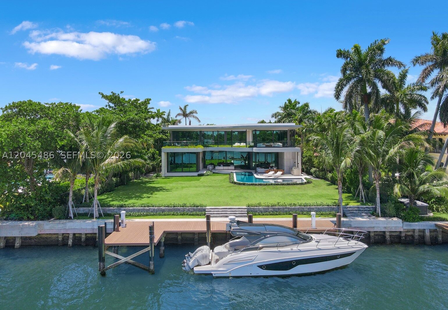 Property Photo:  1015 S Southlake Dr  FL 33019 
