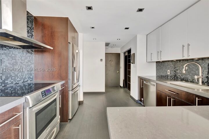 Property Photo: 11111 Biscayne Blvd 9B(928) FL 33181