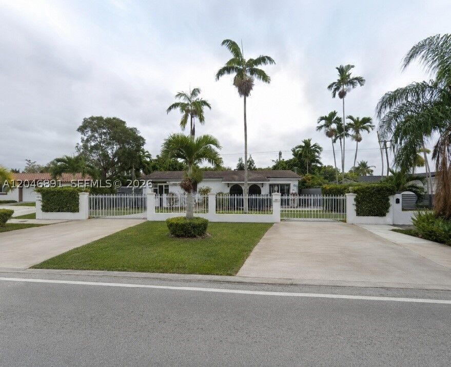 Property Photo:  9260 SW 56th St  FL 33165 