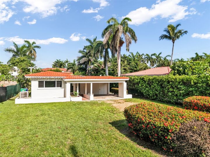 Property Photo:  1500 NE 13th Pl  FL 33139 