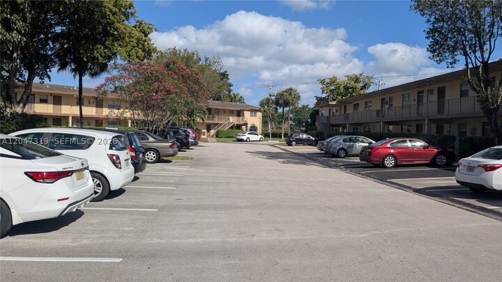 Property Photo: 481 NW 76th Ave 207 FL 33063