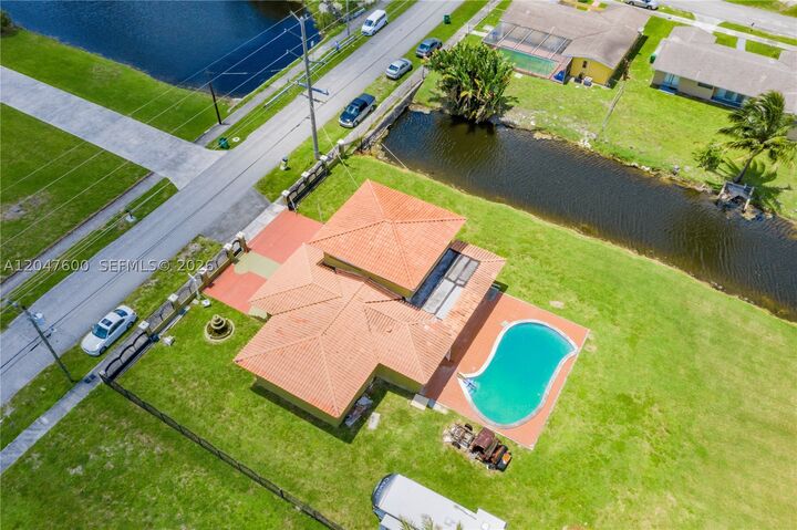 Property Photo: 17135 NW 19th Ave FL 33056