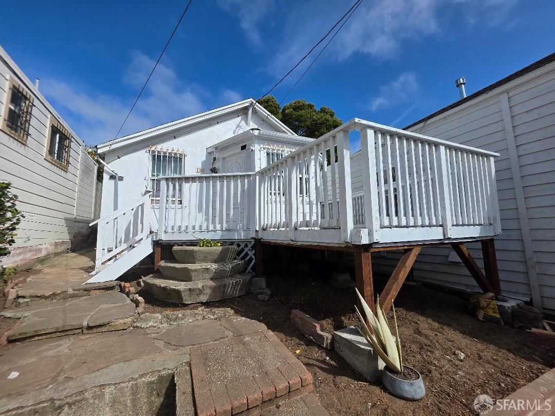 Property Photo: 130 Caine Avenue CA 94112