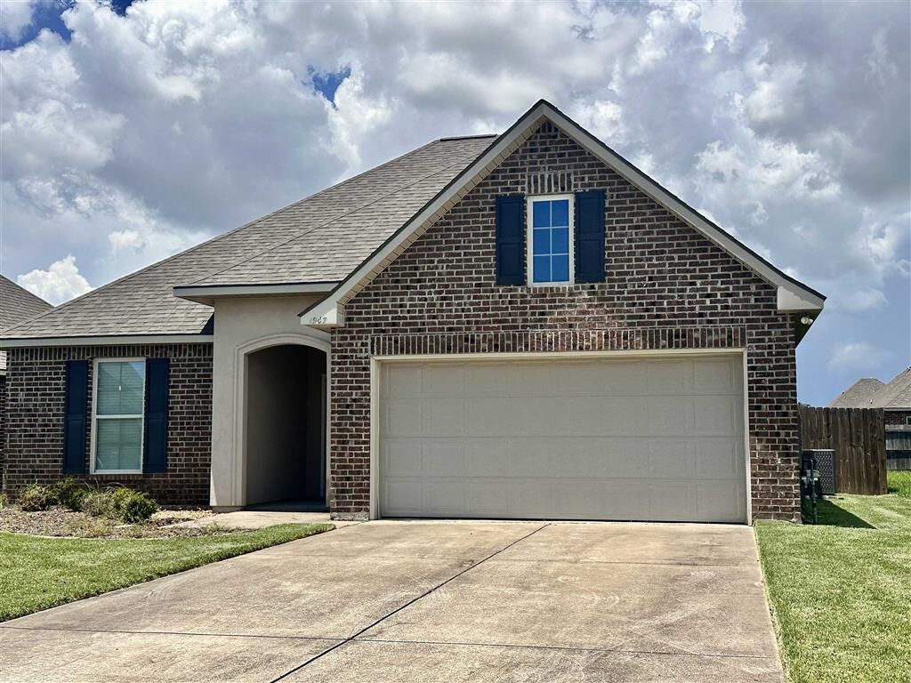 Property Photo: 1947 Calvin Court LA 70607