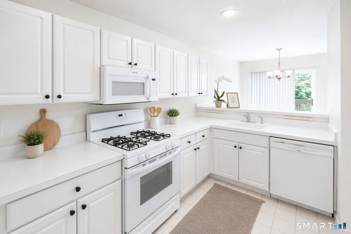 Property Photo:  1104 Bradford Drive 1104  CT 06811 