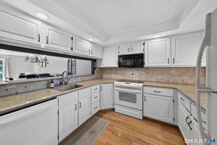 Property Photo:  835-#E Long Hill Road  CT 06457 