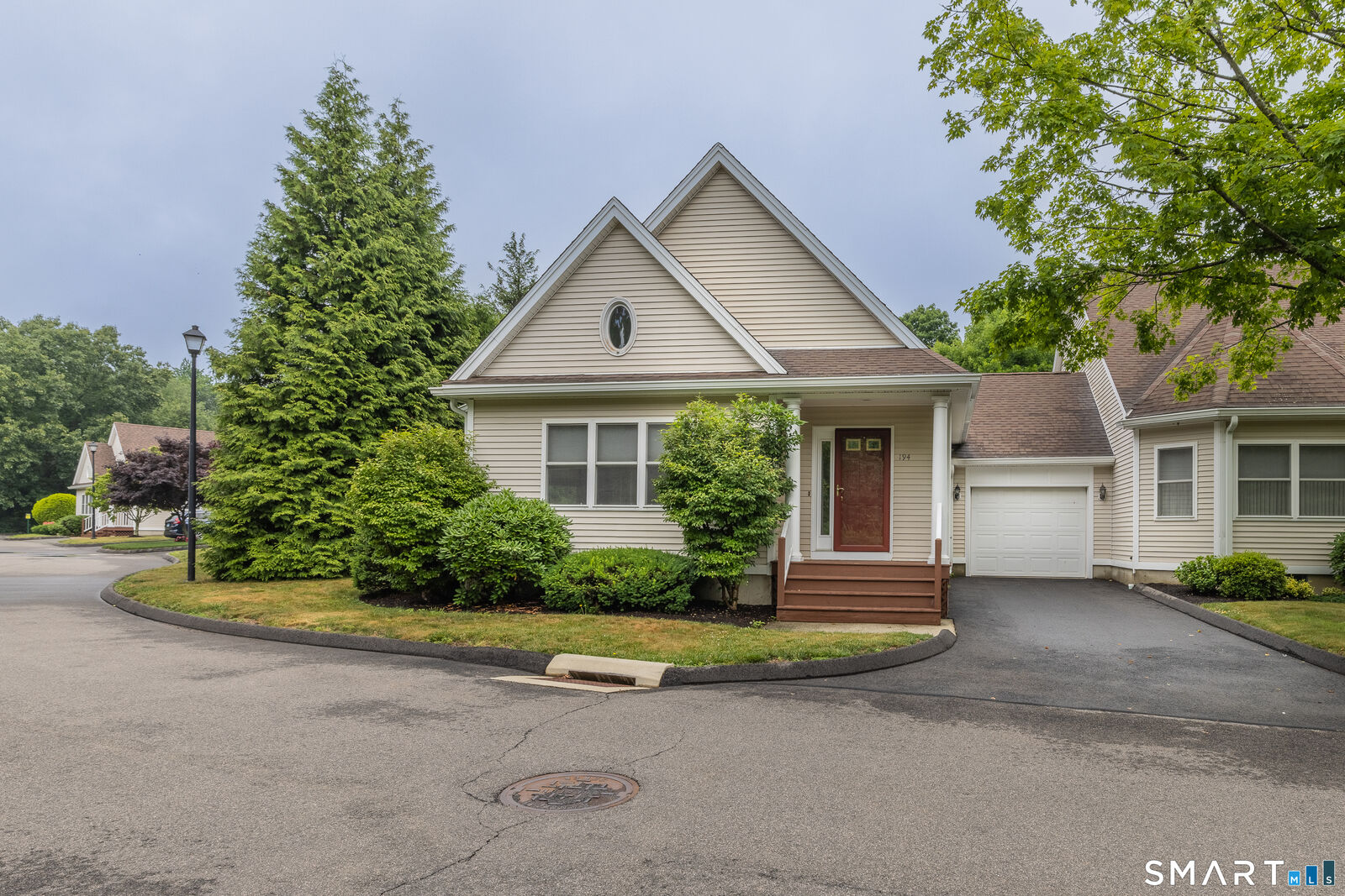 Property Photo: 194 Summerfield Gardens 194 CT 06484