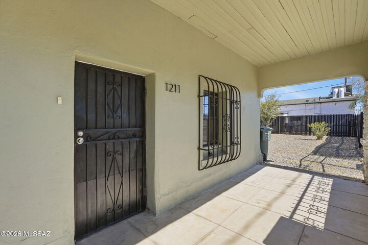 Property Photo: 1211 S 9th Avenue AZ 85713