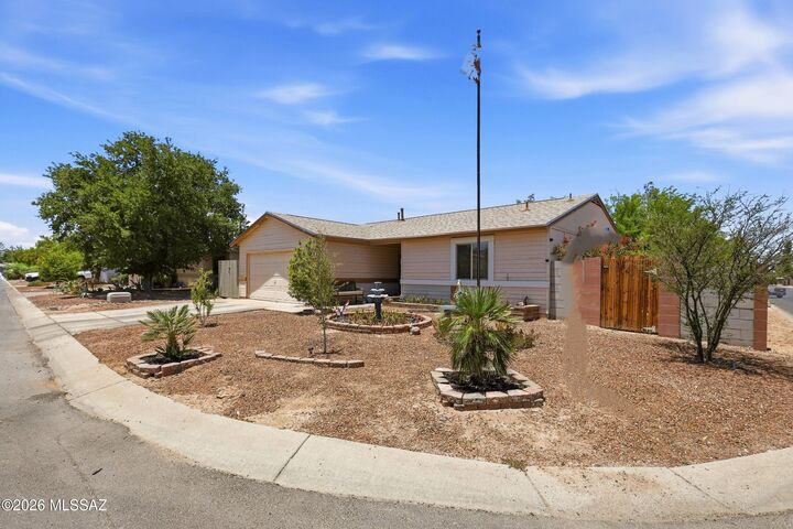 Property Photo:  2596 W Firebrook Road  AZ 85741 