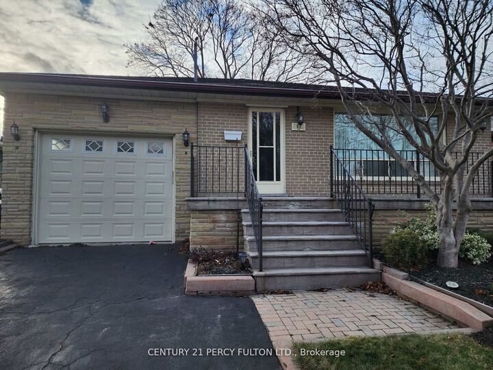 Property Photo: 464 Scarborough Golf Club Road ON M1G 1H1