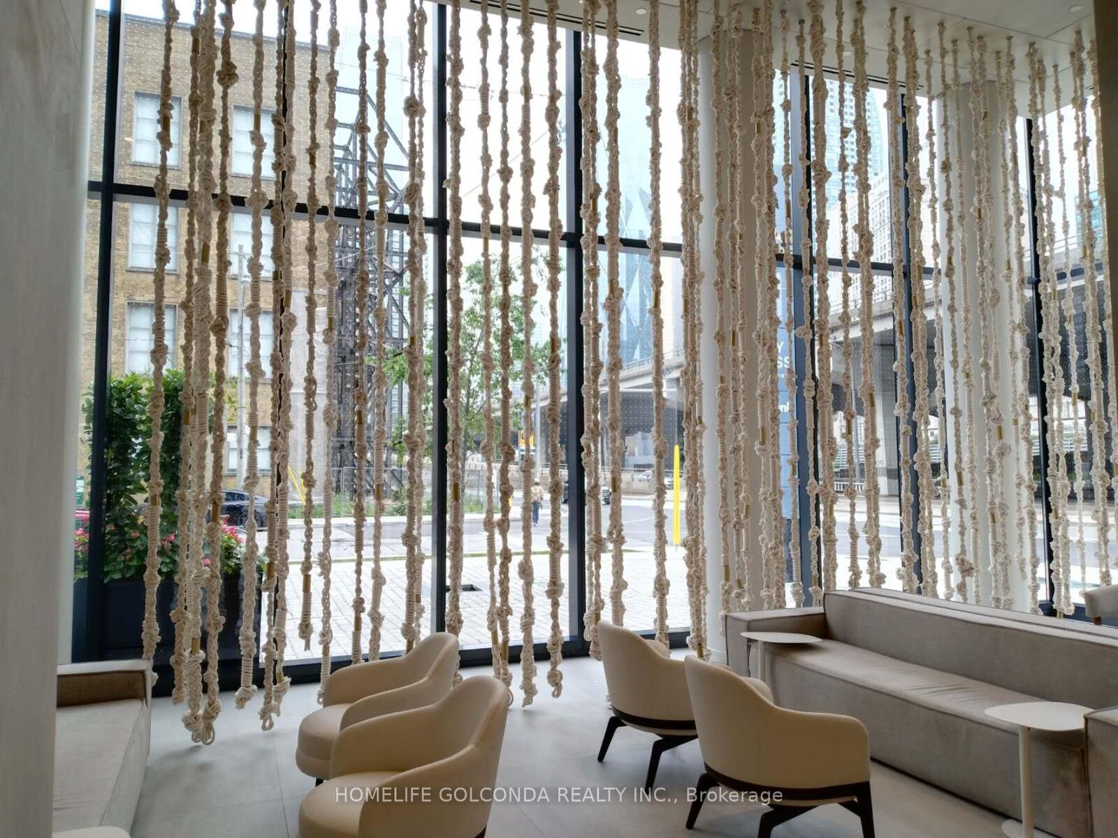 Property Photo: 55 Cooper Street 6508 ON M5E 0G1