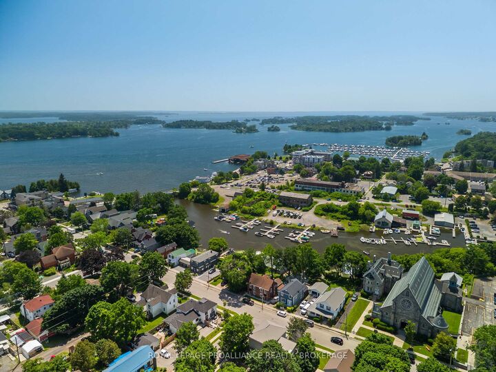 Property Photo: 370 Stone Street S ON K7G 2A4