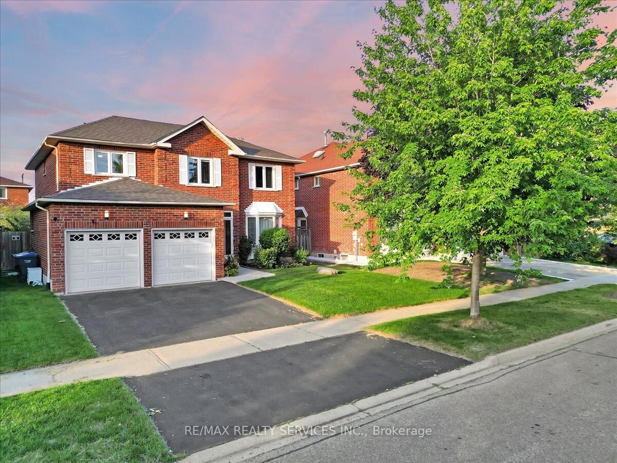 Property Photo:  13 Corkett Drive  ON L6X 3H7 