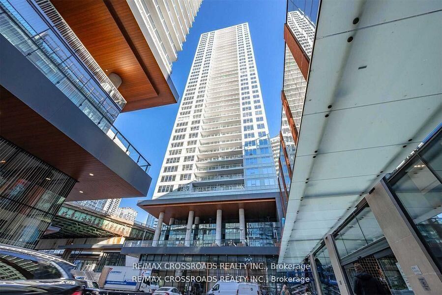 Property Photo: 17 Bathurst Street 1508 ON M5V 0N1