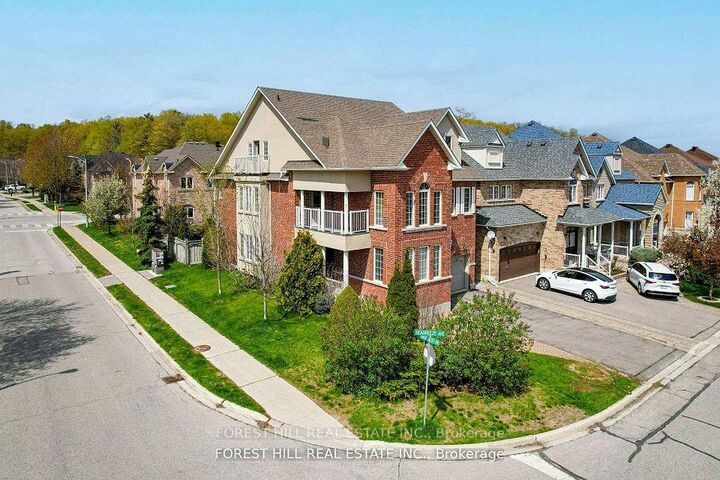 Property Photo: 92 Seabreeze Avenue ON L4J 8T7