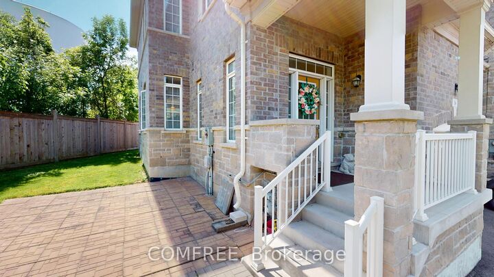 Property Photo:  16 Ridgegate Crescent  ON L7G 0L1 
