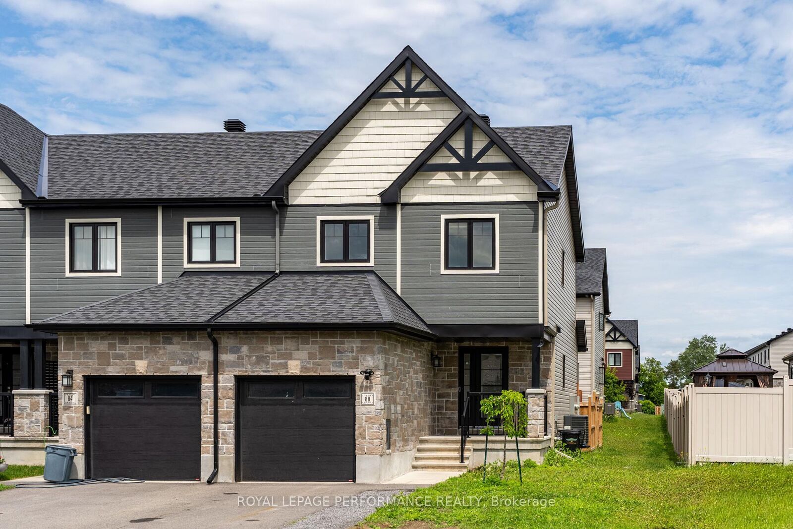 Property Photo:  88 Gilberte Street  ON K4K 0M4 