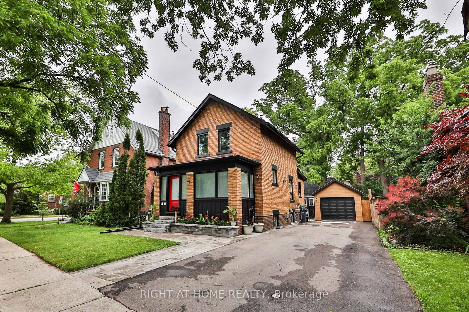 Property Photo: 90 Mill Street S ON L6Y 1T2