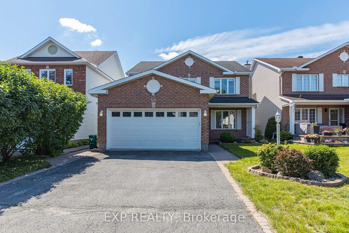 40 Newborough Crescent — photo 1