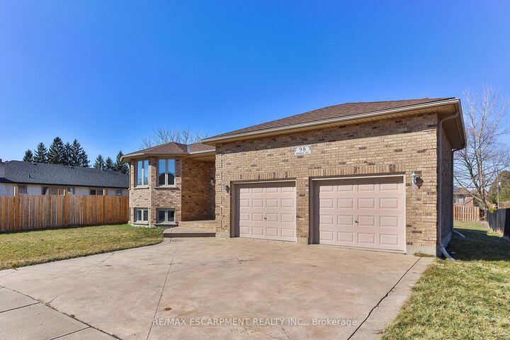 Property Photo: 98 Thomas Avenue ON N3S 7V4
