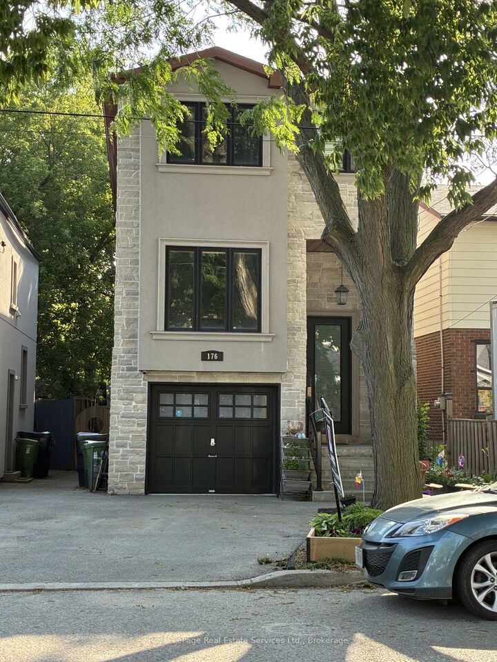 Property Photo:  176 Leyton Avenue  ON M1L 3V6 