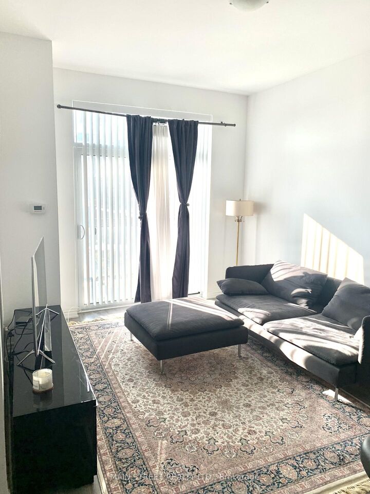 Property Photo:  11611 Yonge Street 629  ON L4E 1G2 
